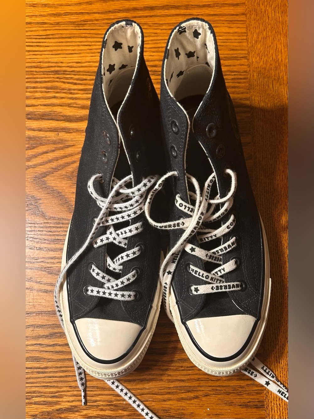 Hello Kitty Converse